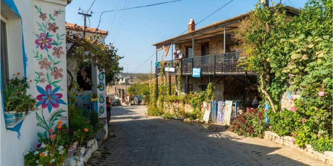 Taş evler, deniz ve sessizlik… Gürültüden kaçanların yeni rotası: Yazın tadını çıkarmak isteyen buraya akın edecek! 3